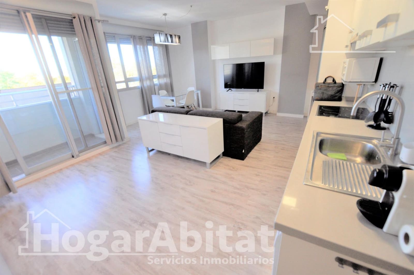 Flat for sale in Valencia city with pool - € 265,000 (Ref: 9470444)