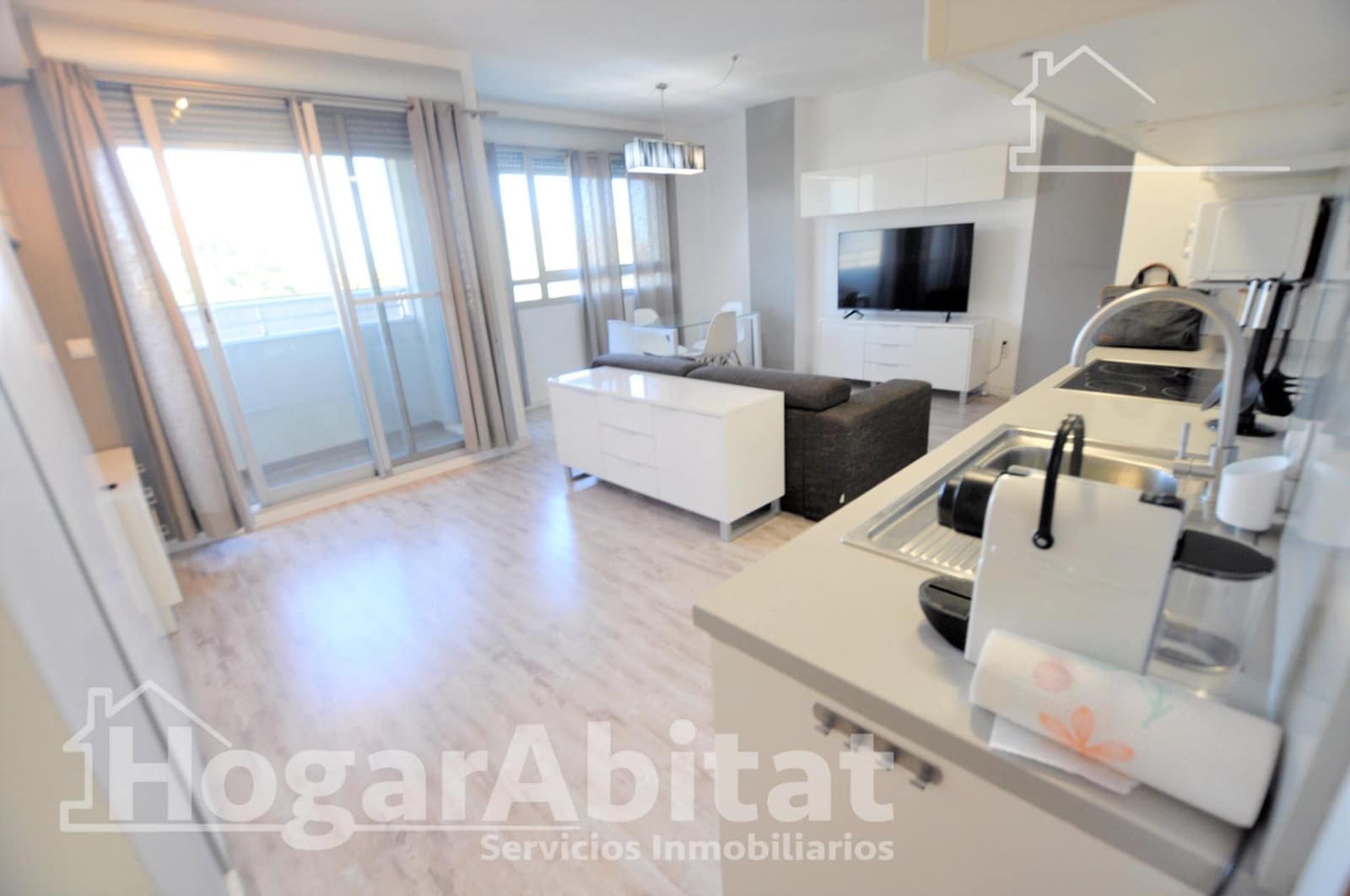 Flat for sale in Valencia city with pool - € 265,000 (Ref: 9470444)