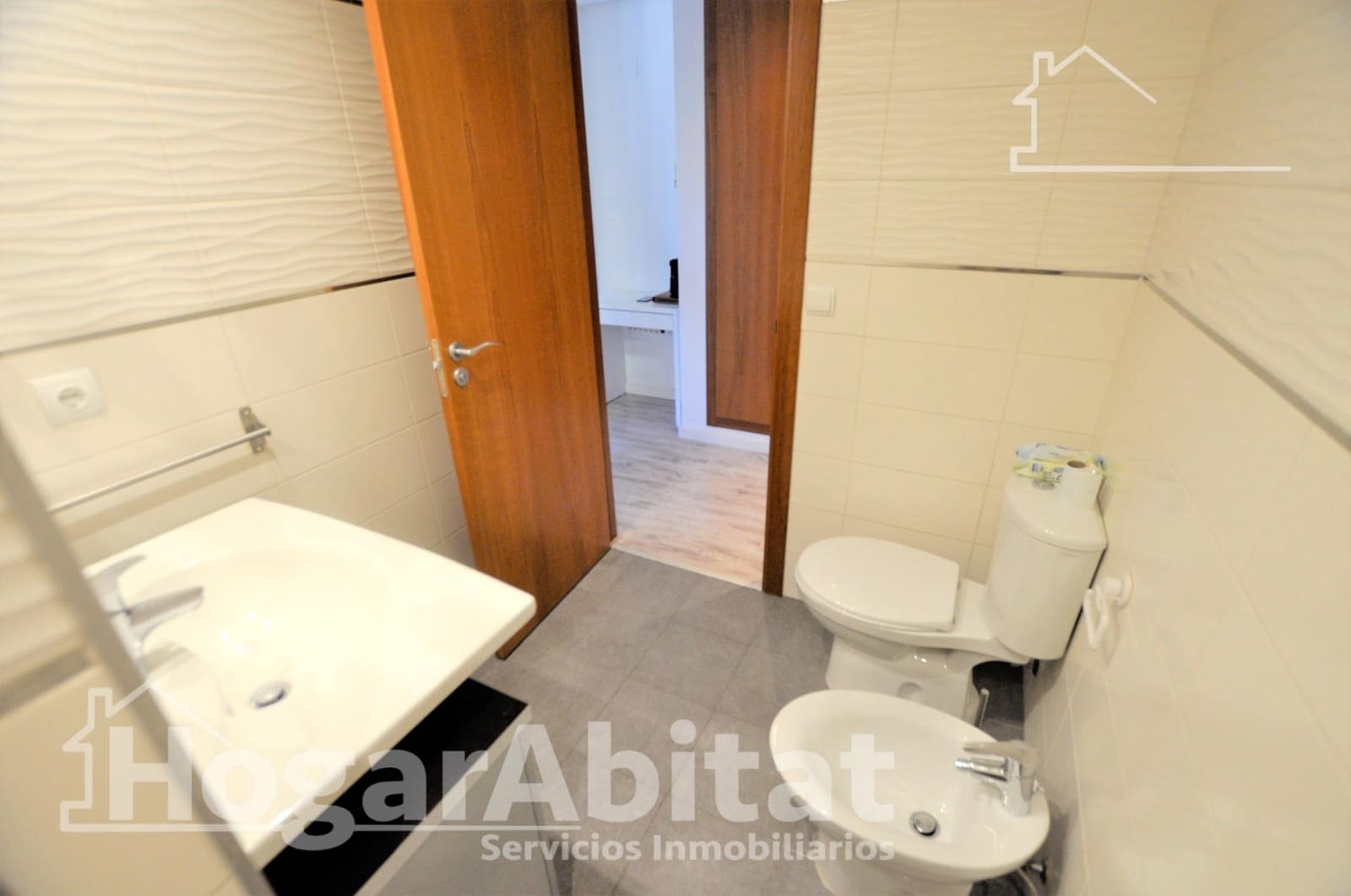 Flat for sale in Valencia city with pool - € 265,000 (Ref: 9470444)