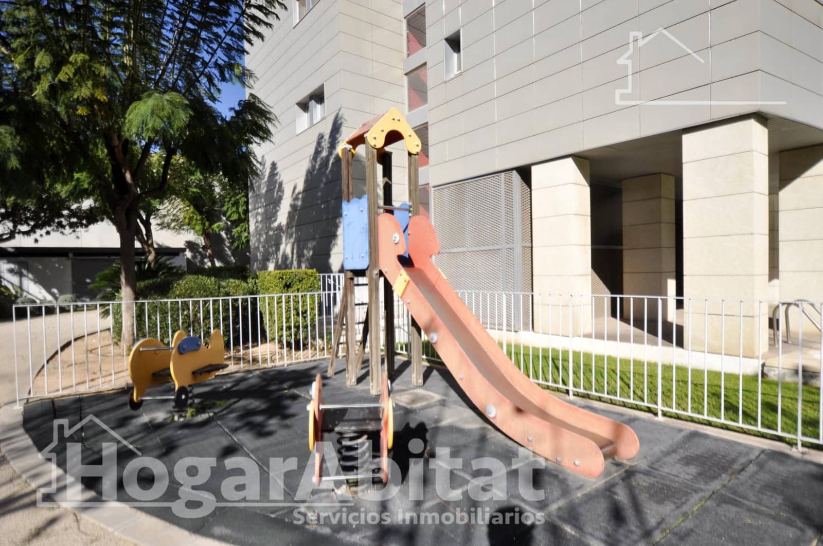 Flat for sale in Valencia city with pool - € 265,000 (Ref: 9470444)