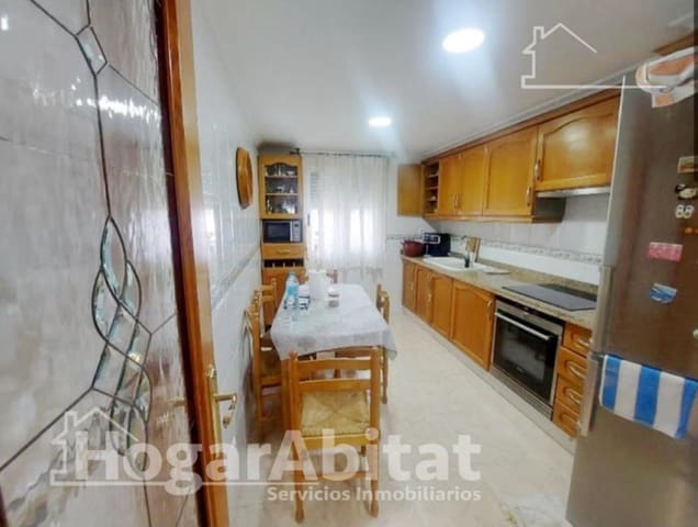 4 bedroom Flat for sale in Sueca - € 150,000 (Ref: 9472998)