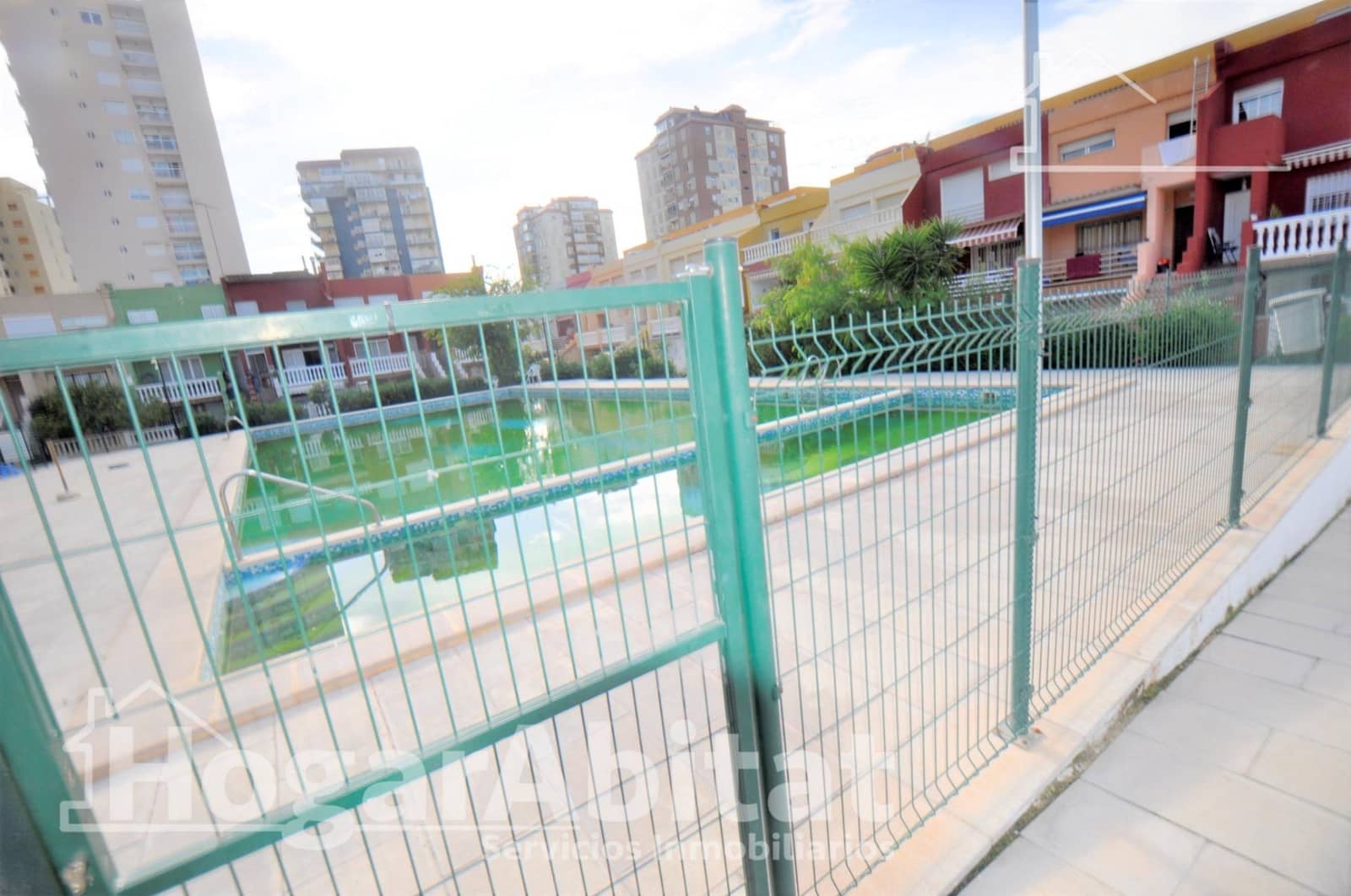 Adosado de 3 habitaciones en La Pobla de Farnals en venta con piscina garaje - 385.000 € (Ref: 9473000)