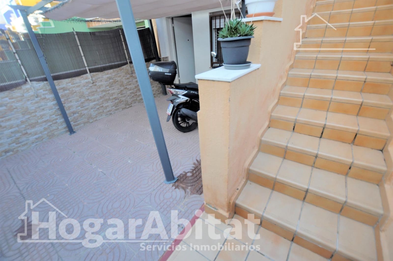 Adosado de 3 habitaciones en La Pobla de Farnals en venta con piscina garaje - 385.000 € (Ref: 9473000)