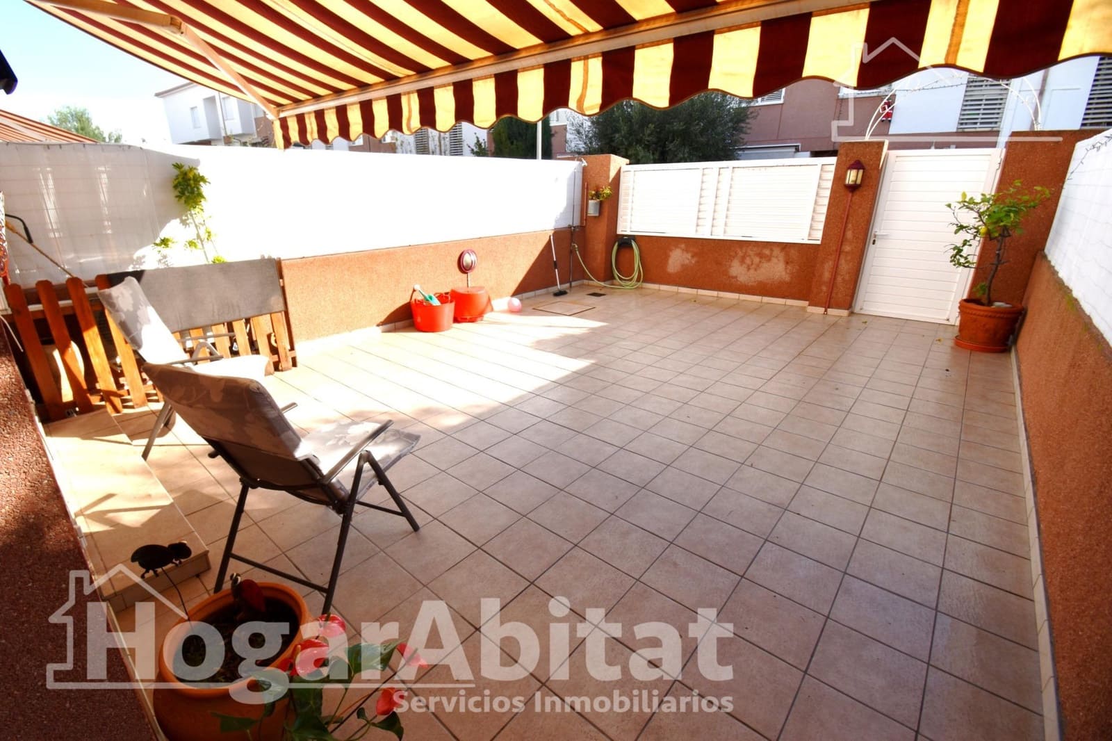 3 slaapkamer Rijtjeshuis te koop in Vila-real met garage - € 370.000 (Ref: 9473019)