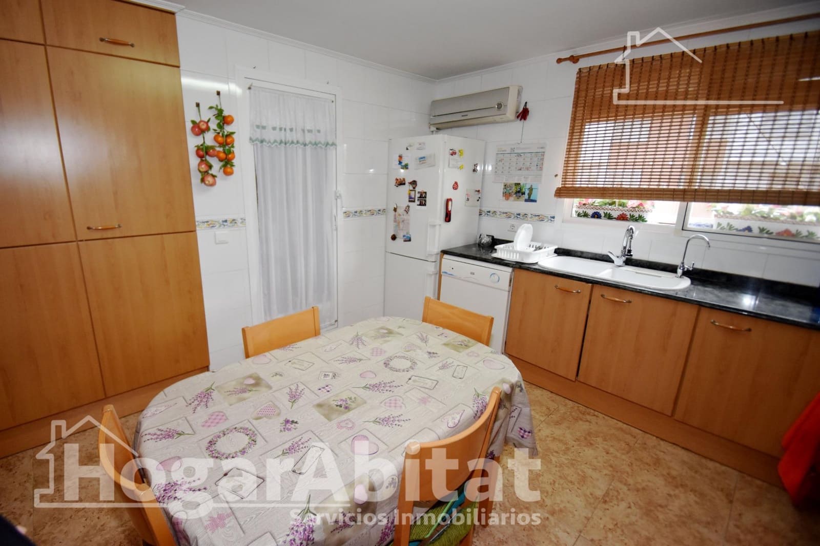 3 slaapkamer Rijtjeshuis te koop in Vila-real met garage - € 370.000 (Ref: 9473019)