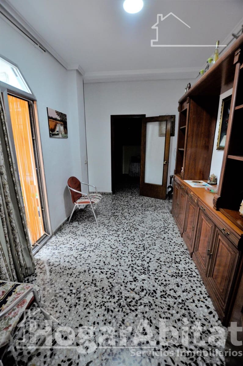 5 bedroom Townhouse for sale in Burjassot with garage - € 450,000 (Ref: 9473034)