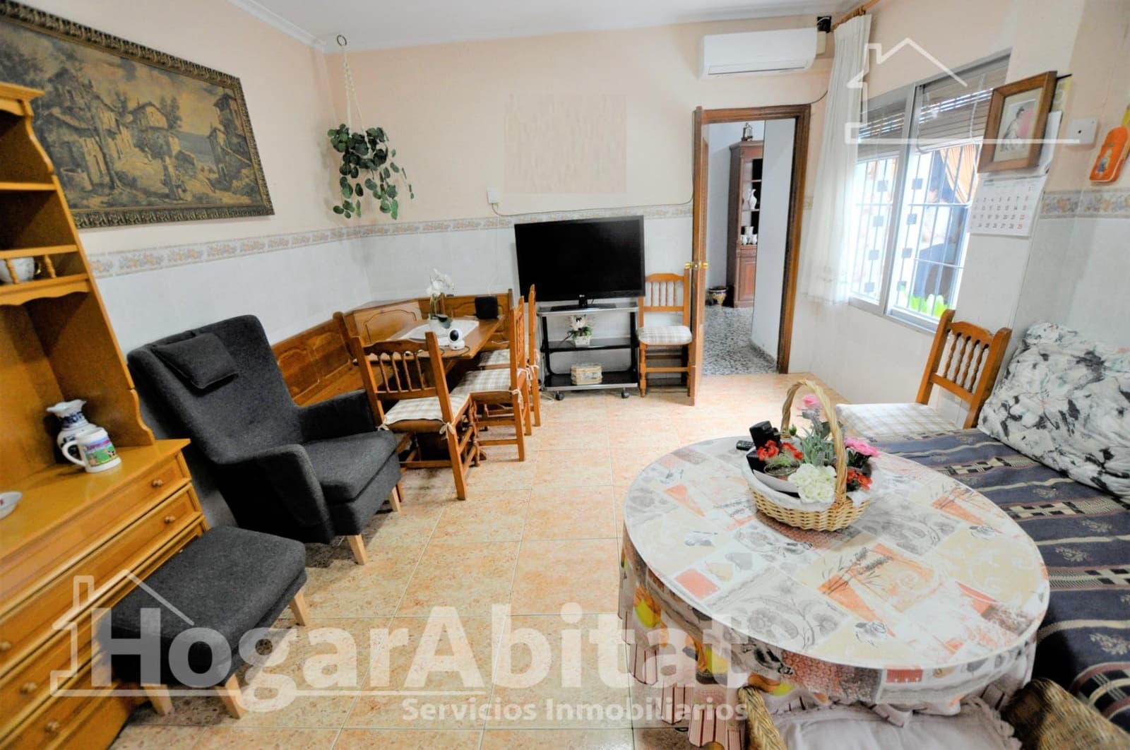 5 bedroom Townhouse for sale in Burjassot with garage - € 450,000 (Ref: 9473034)