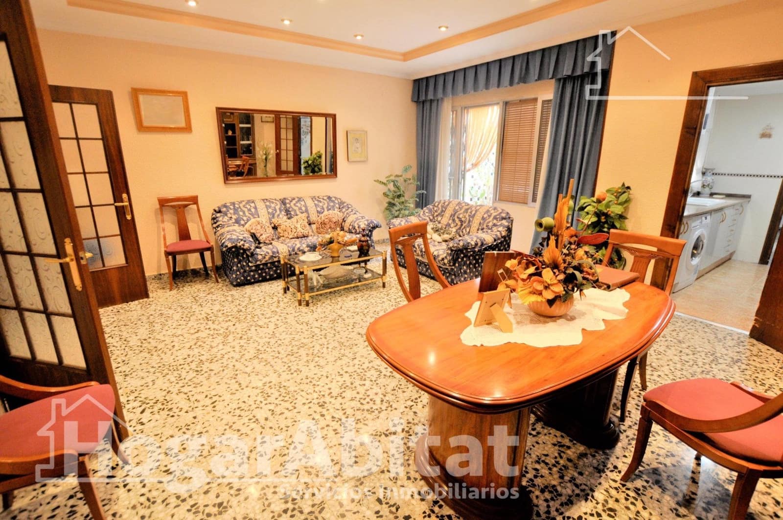 5 bedroom Townhouse for sale in Burjassot with garage - € 450,000 (Ref: 9473034)