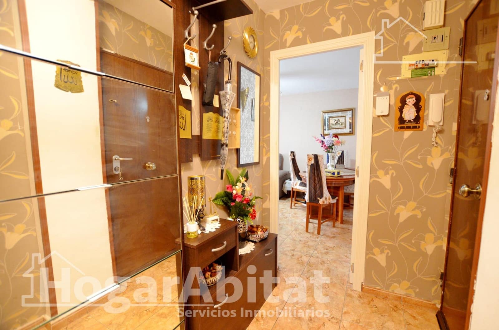 3 bedroom Flat for sale in Alicante / Alacant city - € 165,000 (Ref: 9474227)
