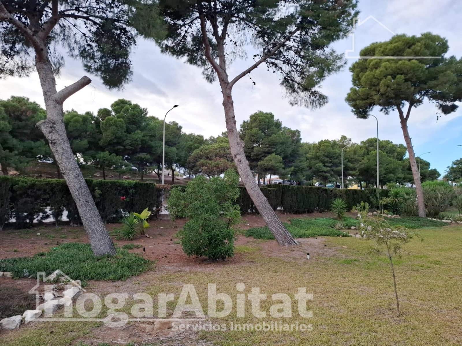 3 bedroom Flat for sale in Alicante / Alacant city - € 165,000 (Ref: 9474227)