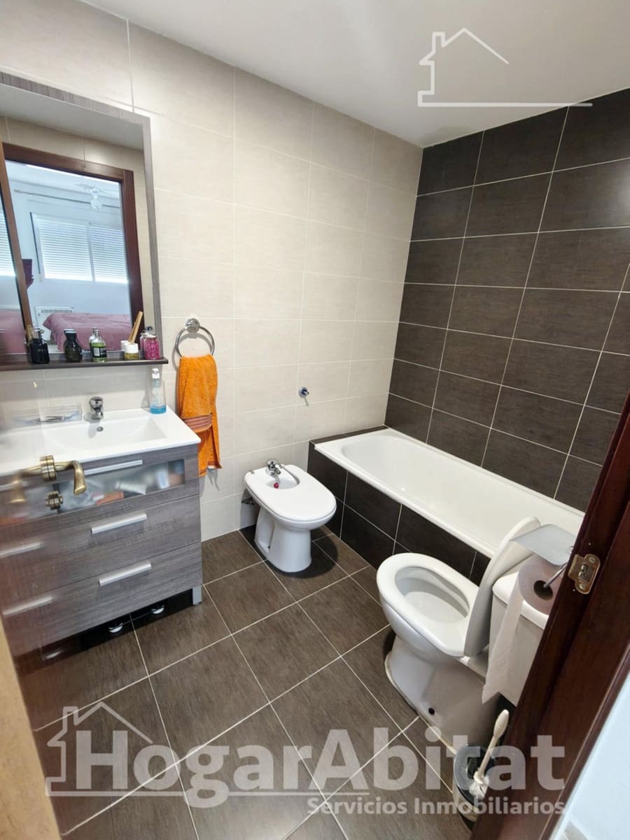 Piso de 3 habitaciones en Paterna en venta con garaje - 231.500 € (Ref: 9474230)