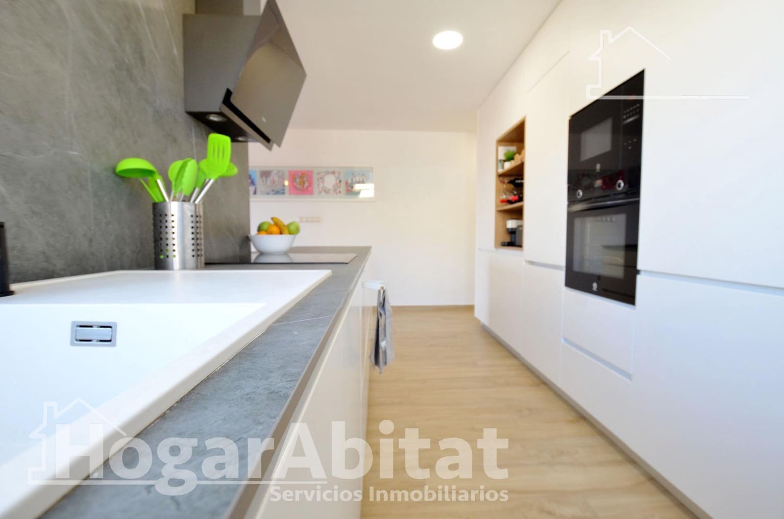 3 bedroom Flat for sale in Oliva with garage - € 220,000 (Ref: 9474235)