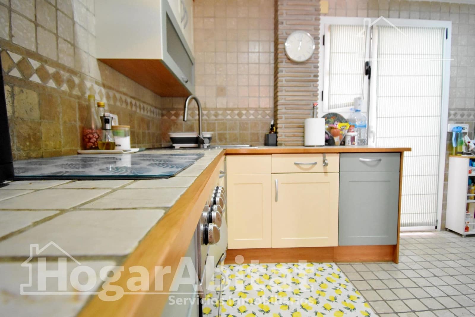 3 makuuhuone Asunto myytävänä paikassa Oliva - 185 000 € (Ref: 9474237)