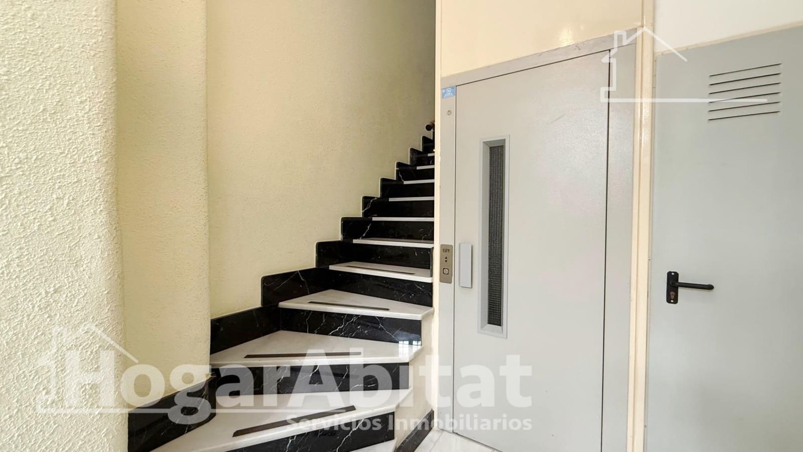 11 bedroom Flat for sale in Gandia - € 210,000 (Ref: 9474928)