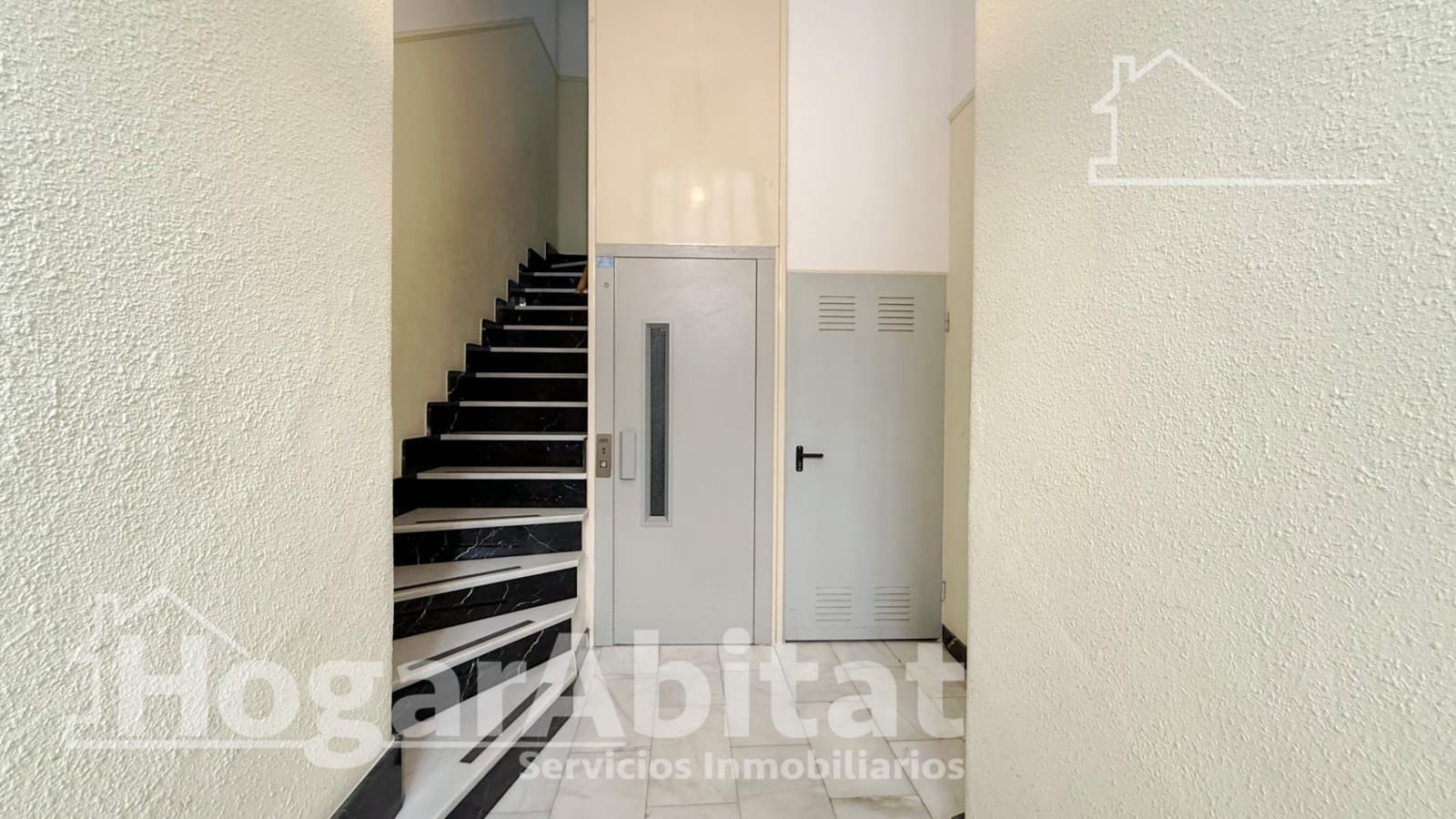 11 bedroom Flat for sale in Gandia - € 210,000 (Ref: 9474928)