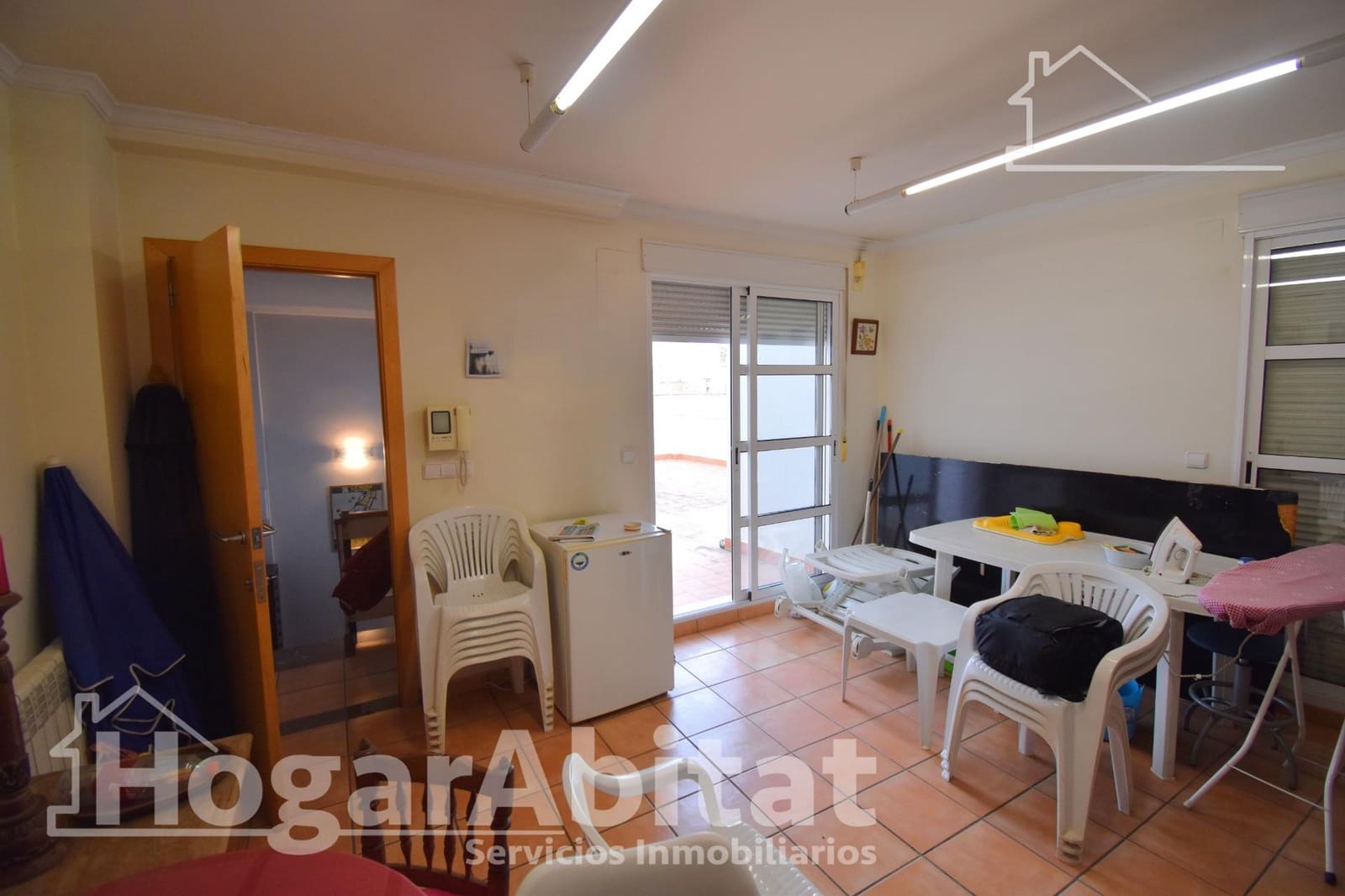 5 bedroom Townhouse for sale in Carlet with garage - € 285,000 (Ref: 9474958)