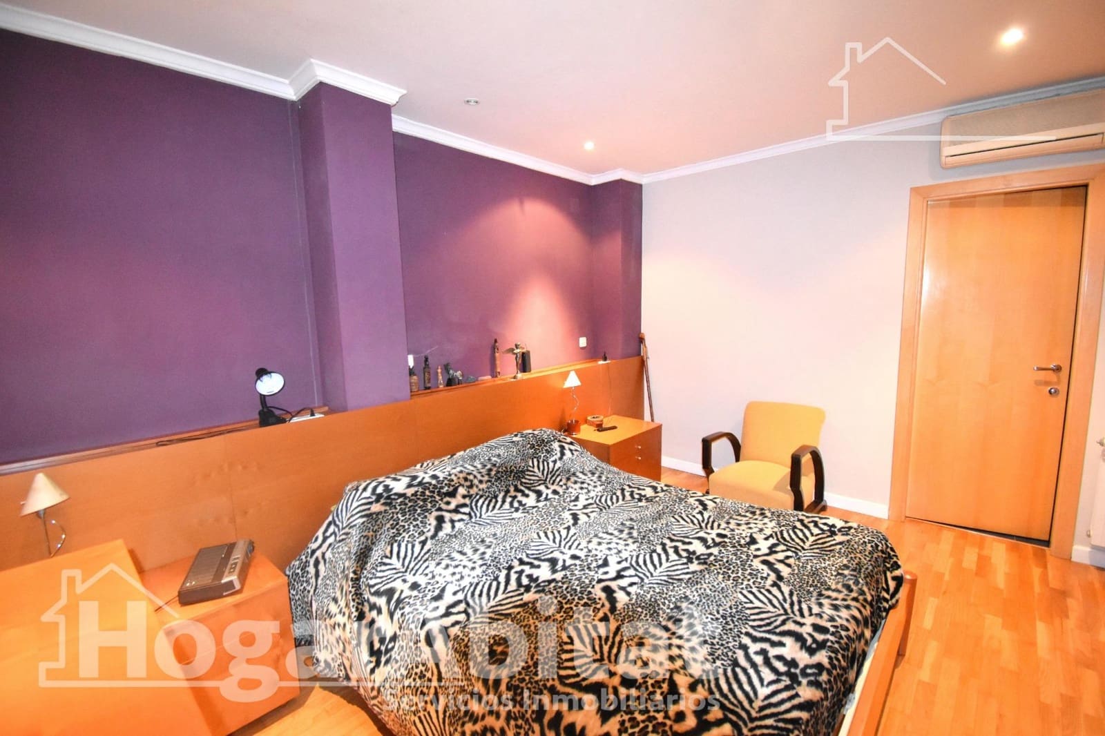 5 bedroom Townhouse for sale in Carlet with garage - € 285,000 (Ref: 9474958)