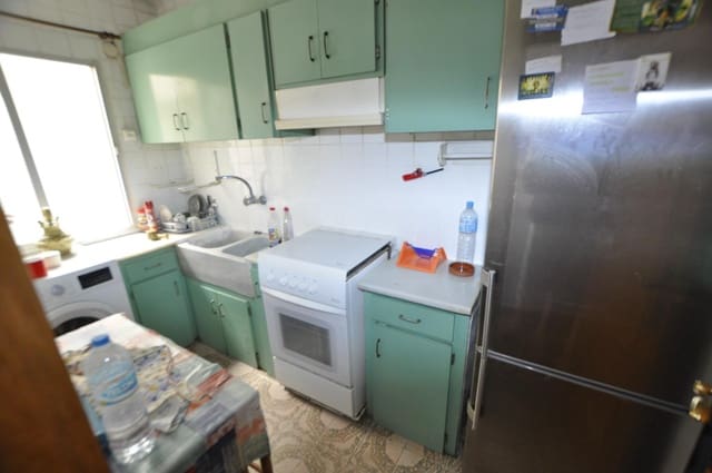 4 sovrum Lägenhet till salu i Torrefiel, Valencia stad - 185 000 € (Ref: 9481230)