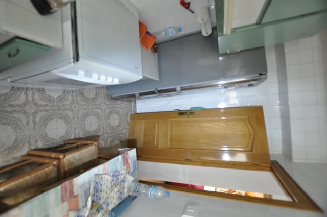 4 sovrum Lägenhet till salu i Torrefiel, Valencia stad - 185 000 € (Ref: 9481230)