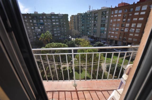 4 sovrum Lägenhet till salu i Torrefiel, Valencia stad - 185 000 € (Ref: 9481230)