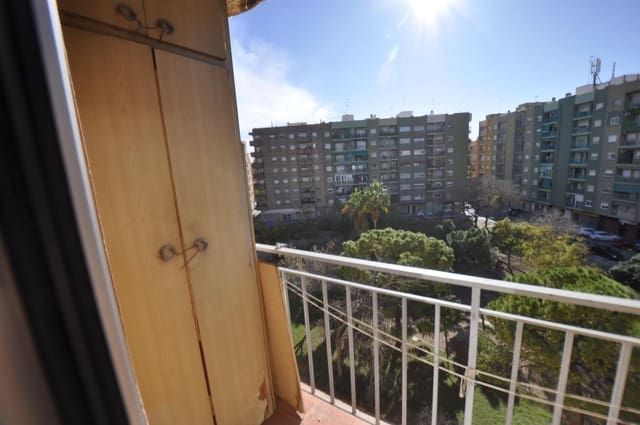 4 sovrum Lägenhet till salu i Torrefiel, Valencia stad - 185 000 € (Ref: 9481230)