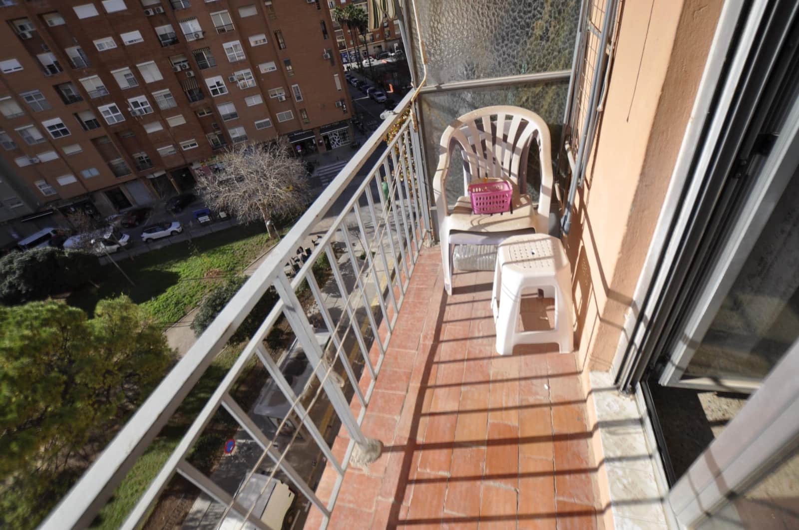 4 sovrum Lägenhet till salu i Valencia stad - 185 000 € (Ref: 9481230)