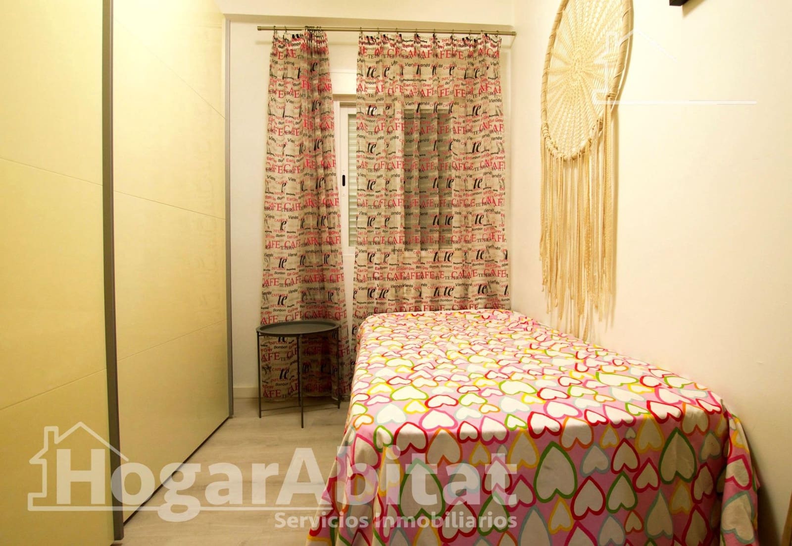 3 bedroom Flat for sale in Oliva - € 165,000 (Ref: 9481236)