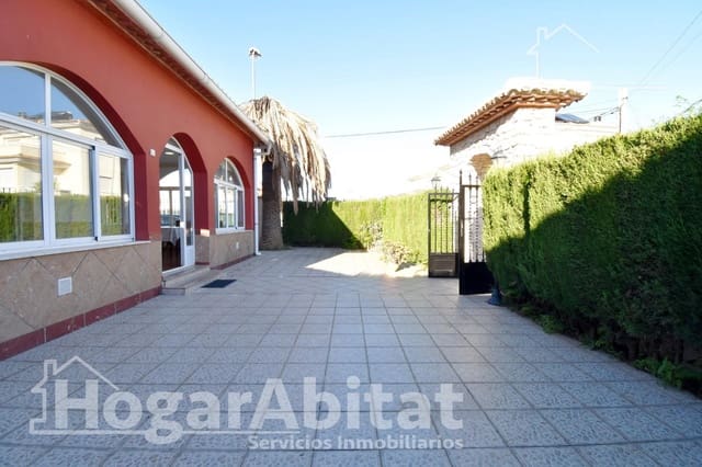 5 sypialnia Willa na sprzedaż w Oliva z basenem garażem - 320 000 € (Ref: 9481238)