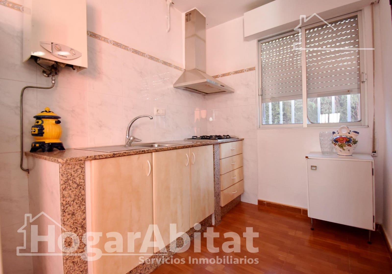 5 bedroom Villa for sale in Oliva with pool garage - € 320,000 (Ref: 9481238)