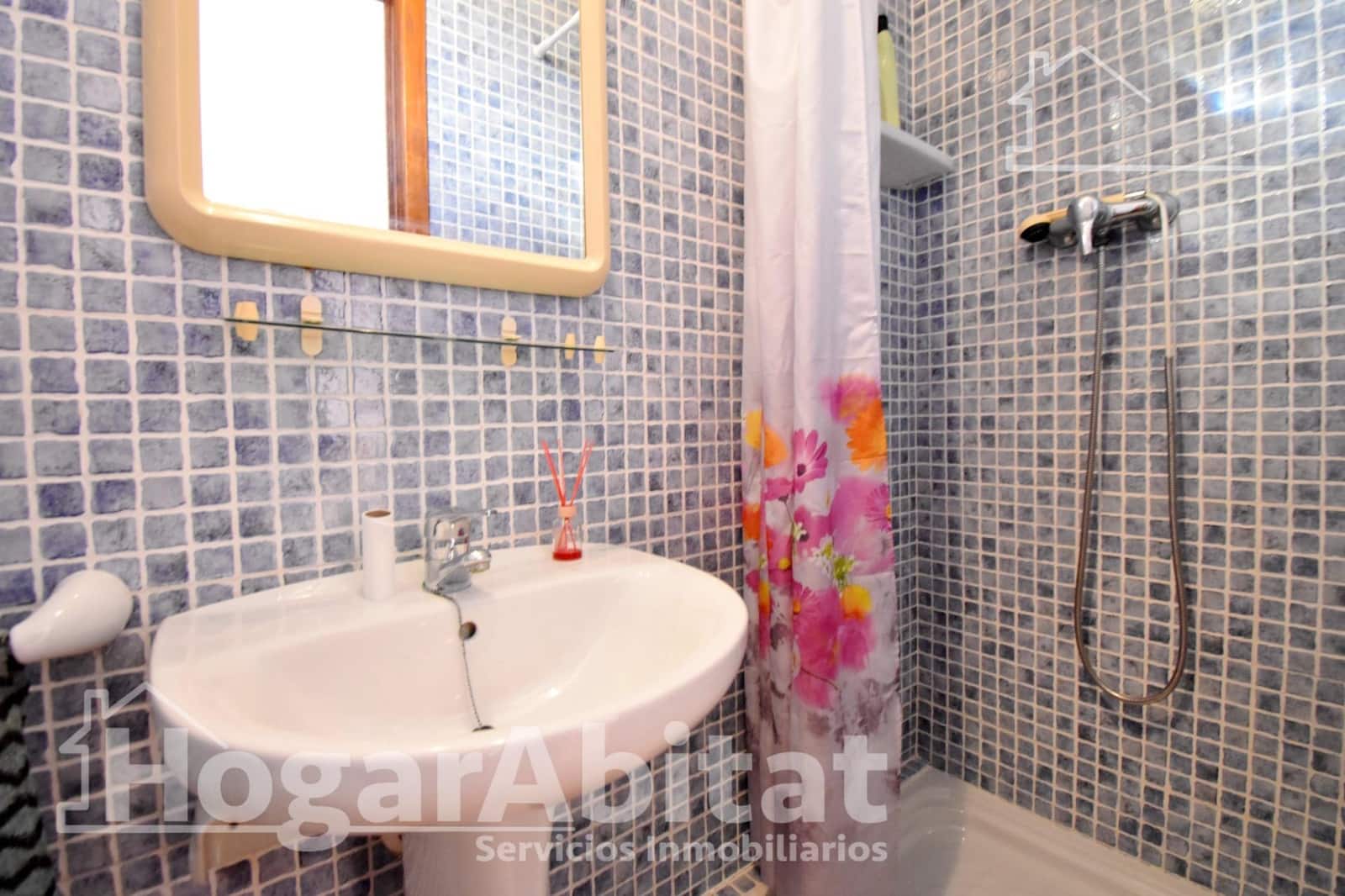 5 bedroom Villa for sale in Oliva with pool garage - € 320,000 (Ref: 9481238)