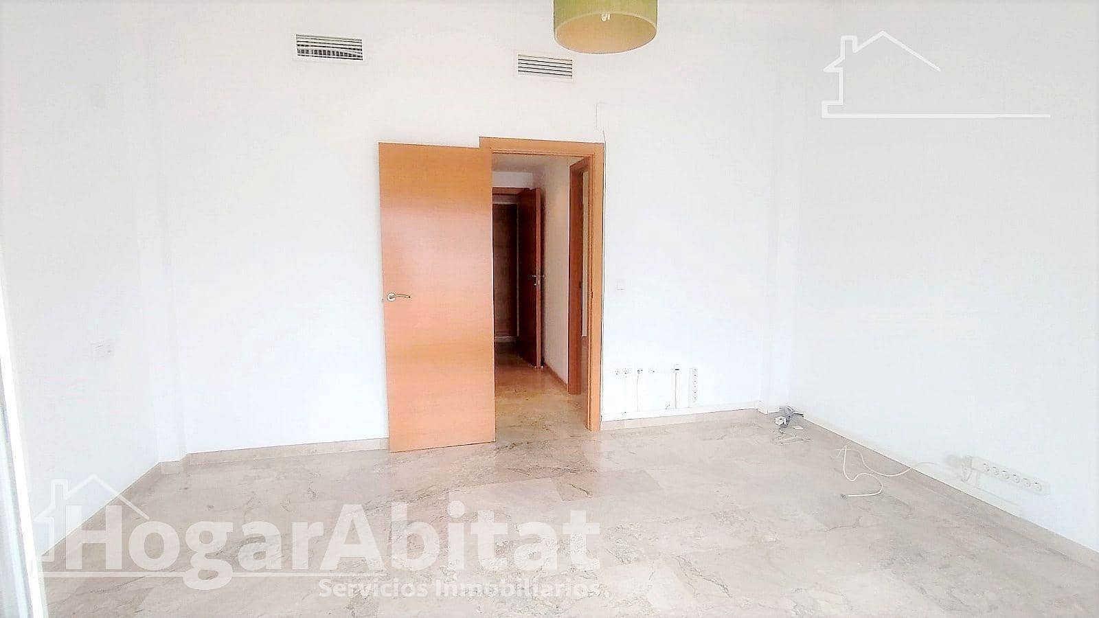4 bedroom Penthouse for sale in Gandia with garage - € 380,000 (Ref: 9481239)