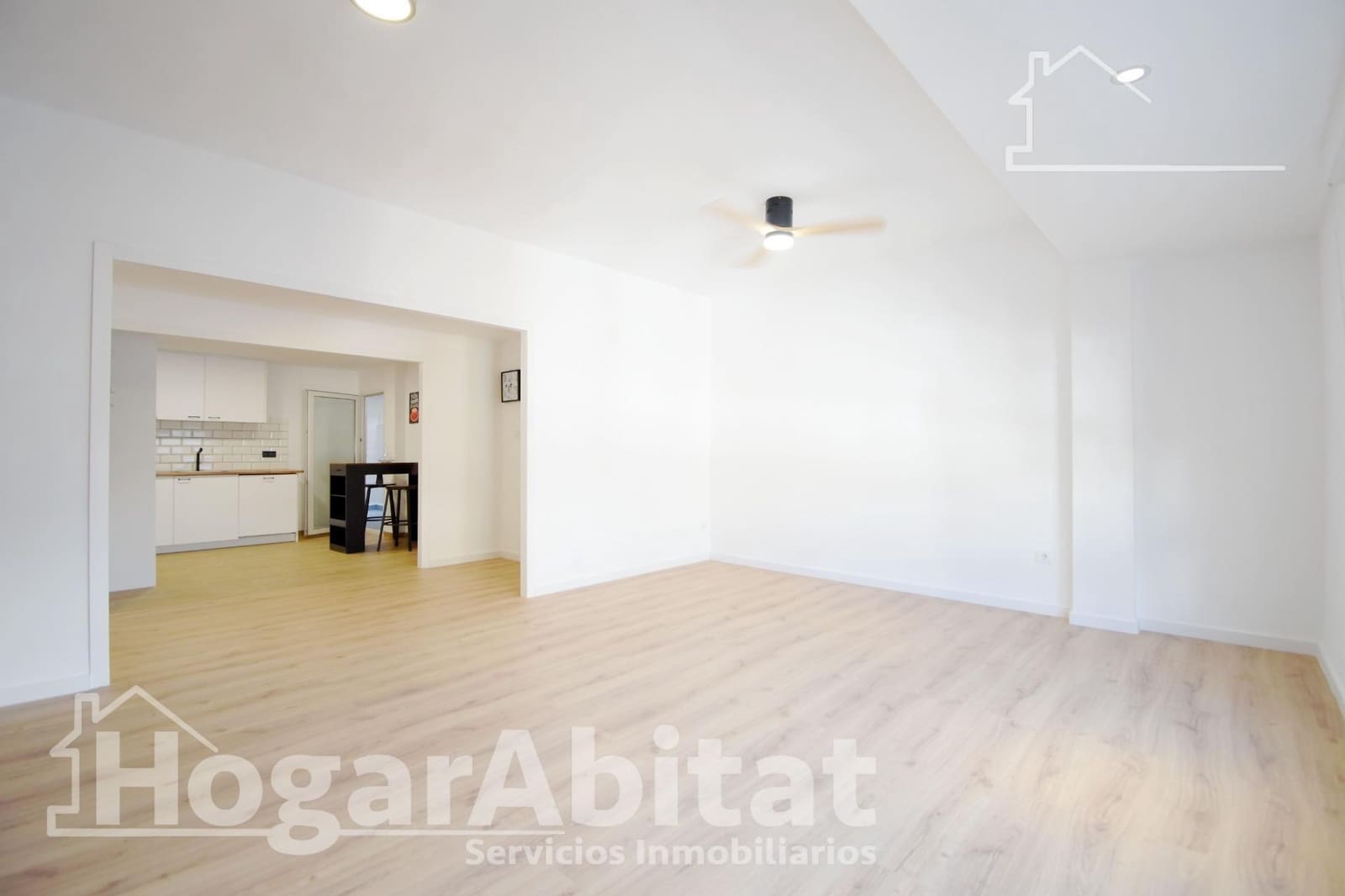 Piso de 3 habitaciones en Oliva en venta - 137.000 € (Ref: 9481248)