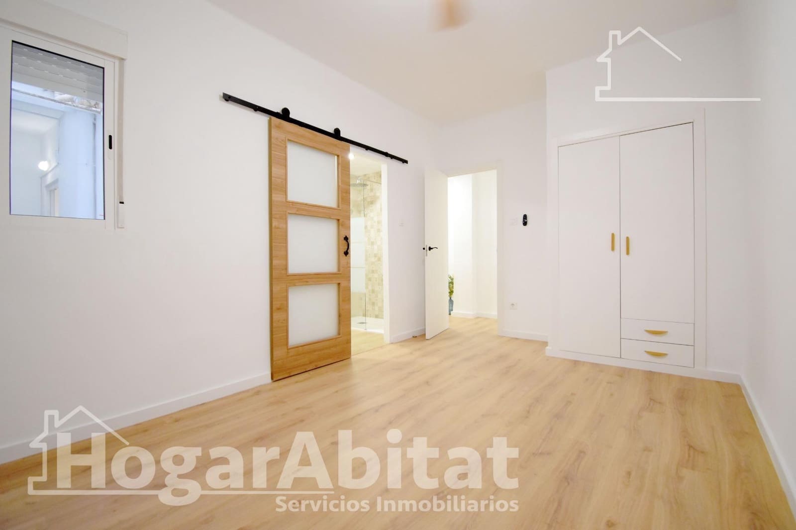Piso de 3 habitaciones en Oliva en venta - 137.000 € (Ref: 9481248)