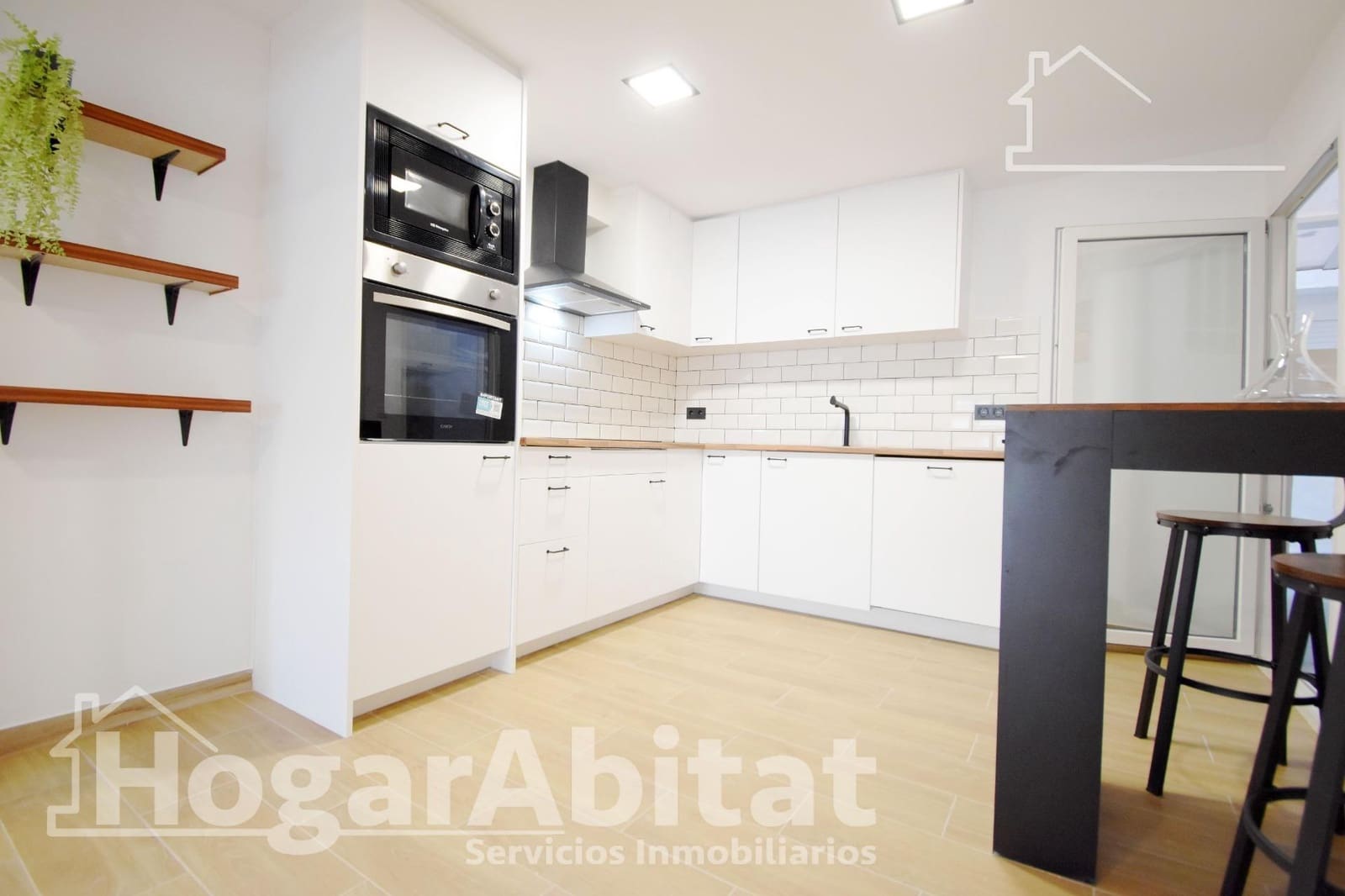Piso de 3 habitaciones en Oliva en venta - 137.000 € (Ref: 9481248)