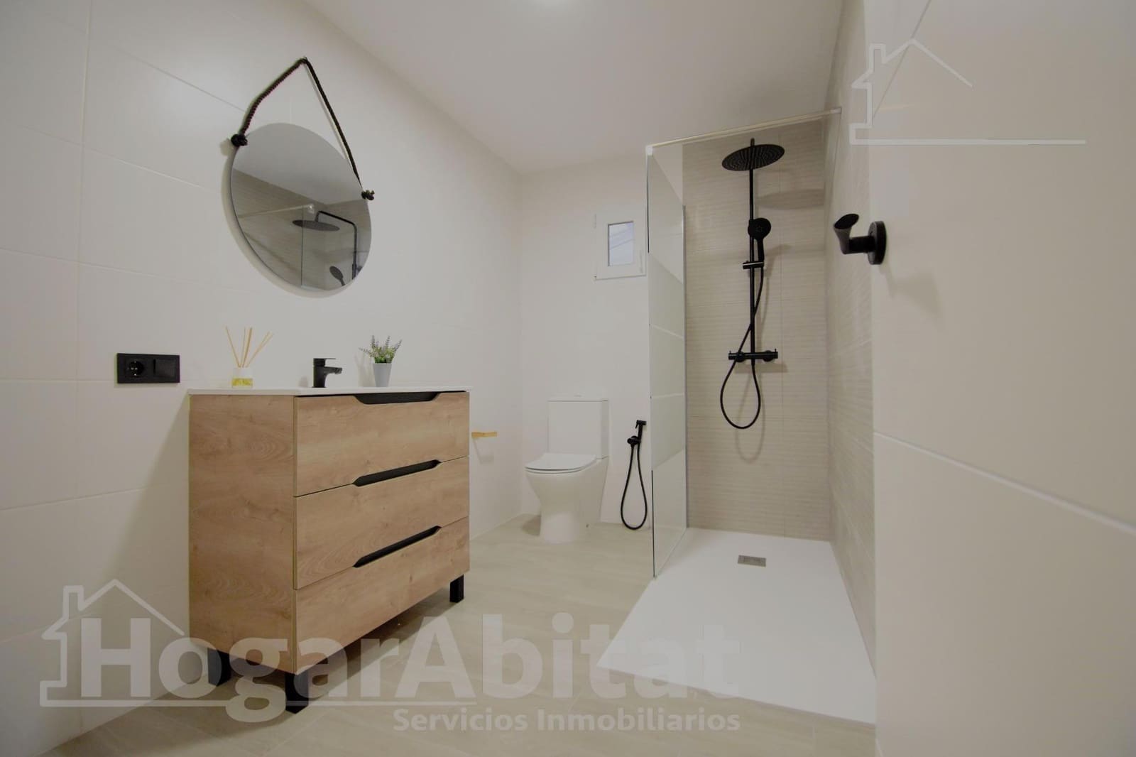 Piso de 3 habitaciones en Oliva en venta - 137.000 € (Ref: 9481248)