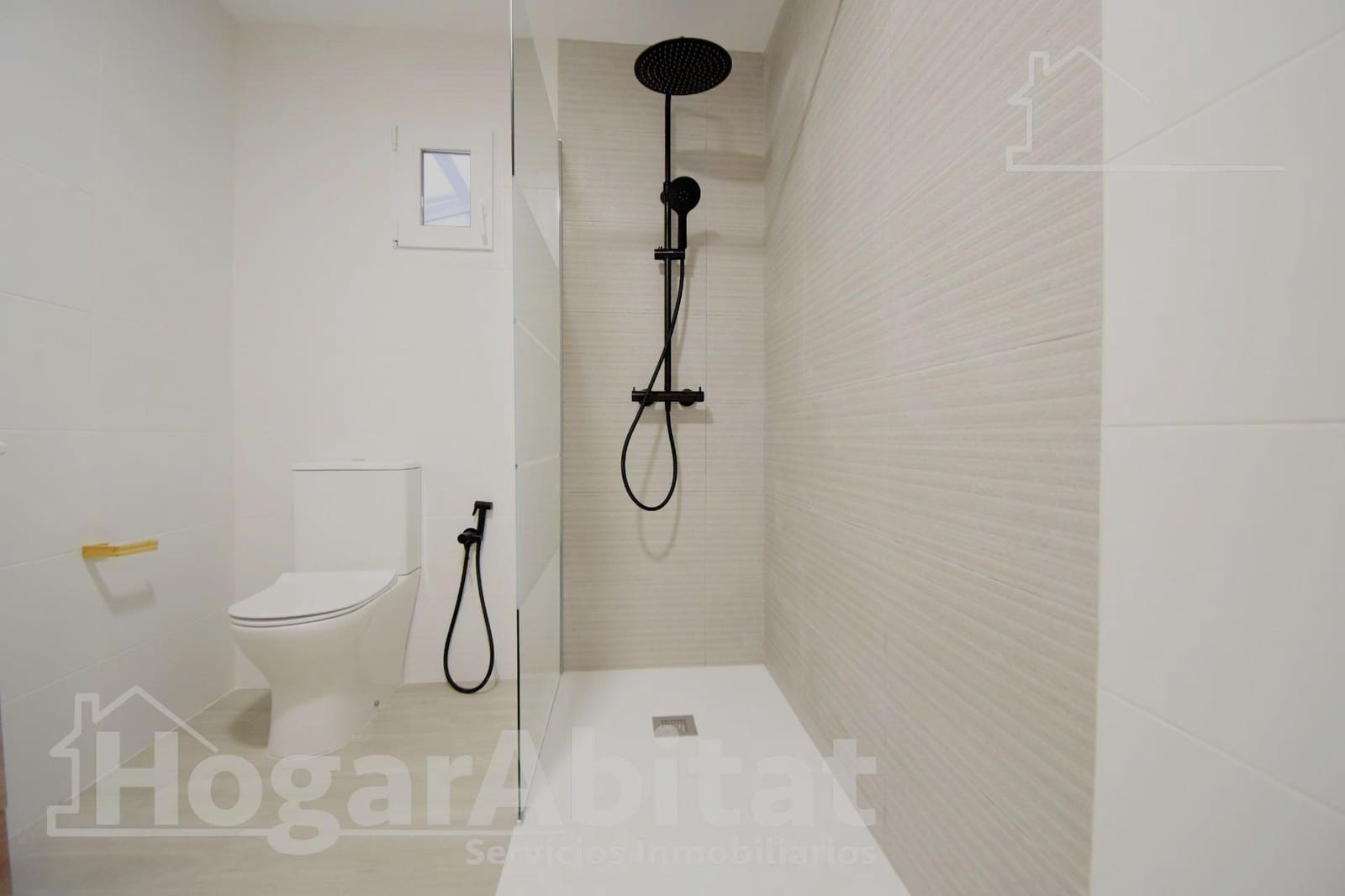 Piso de 3 habitaciones en Oliva en venta - 137.000 € (Ref: 9481248)