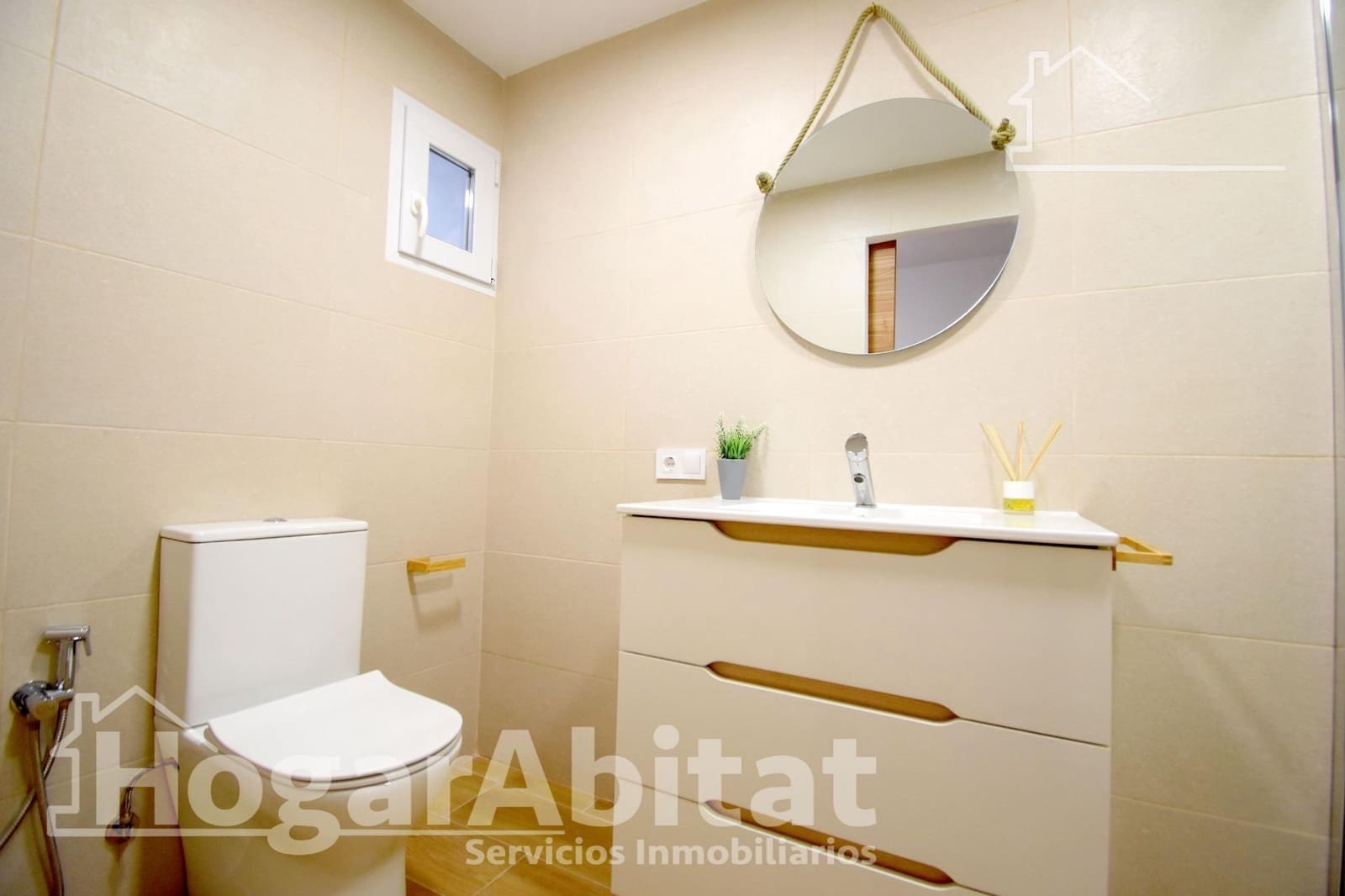 Piso de 3 habitaciones en Oliva en venta - 137.000 € (Ref: 9481248)