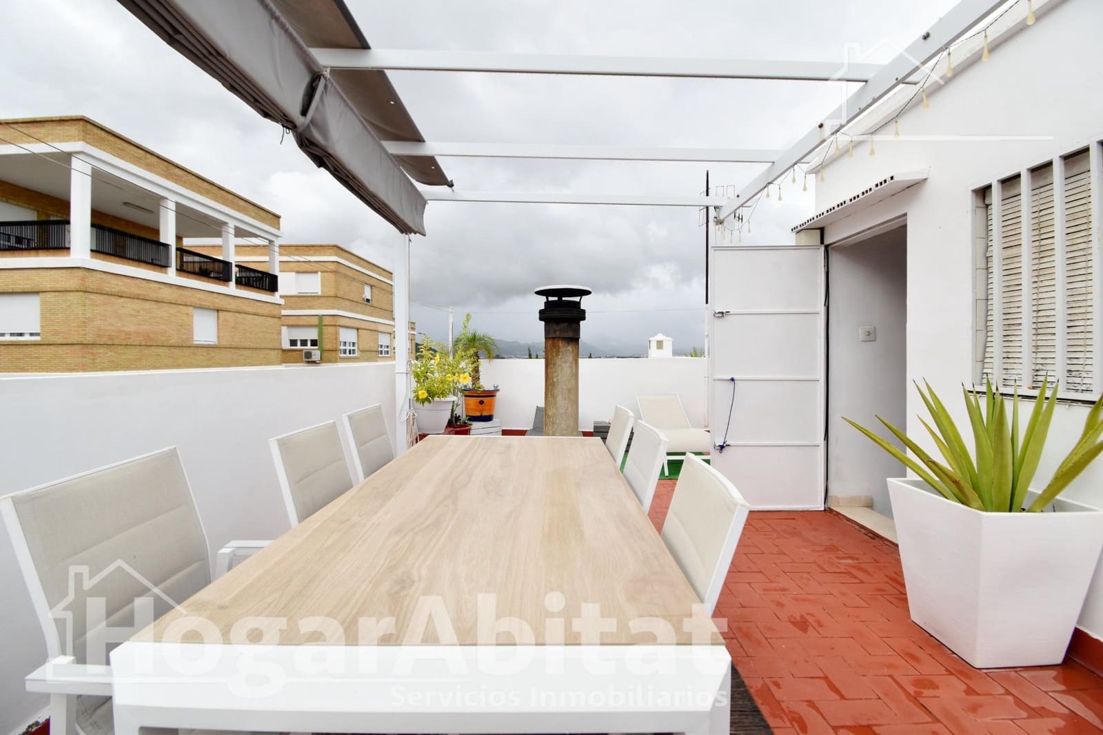 5 bedroom Townhouse for sale in Oliva with garage - € 220,000 (Ref: 9481250)