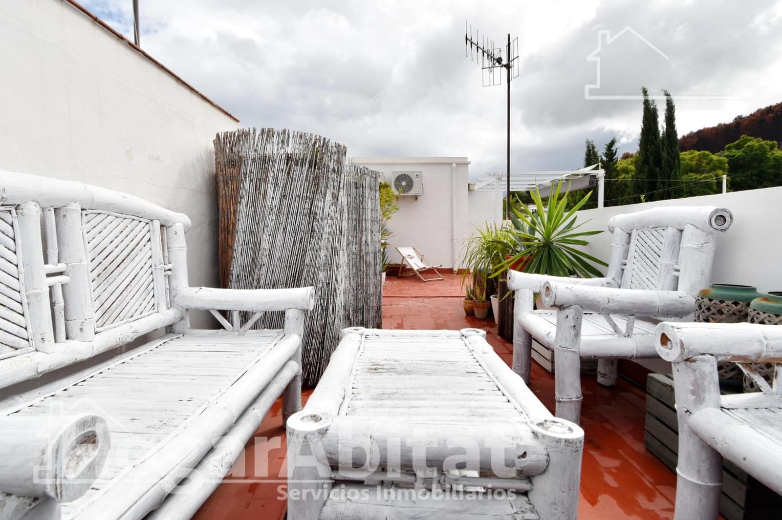 5 bedroom Townhouse for sale in Oliva with garage - € 220,000 (Ref: 9481250)