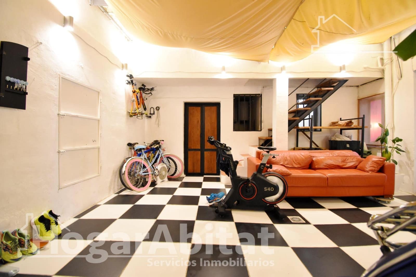 5 bedroom Townhouse for sale in Oliva with garage - € 220,000 (Ref: 9481250)