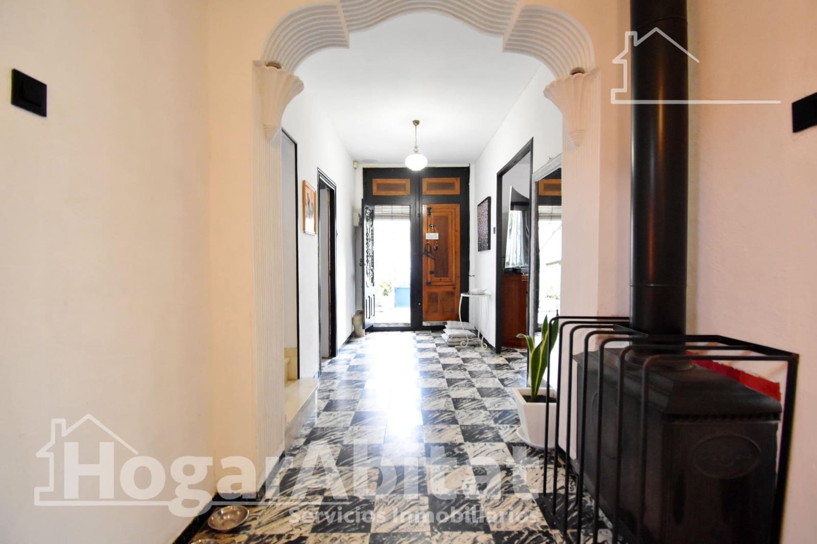 5 bedroom Townhouse for sale in Oliva with garage - € 220,000 (Ref: 9481250)