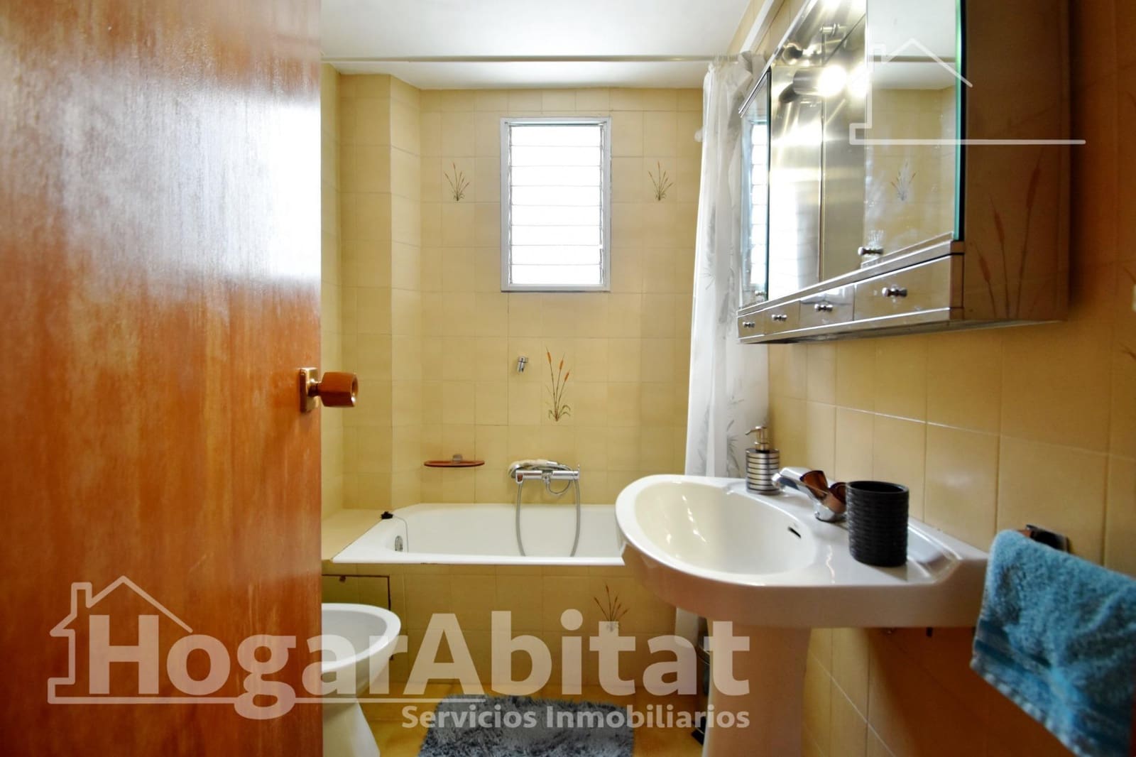5 bedroom Townhouse for sale in Oliva with garage - € 220,000 (Ref: 9481250)