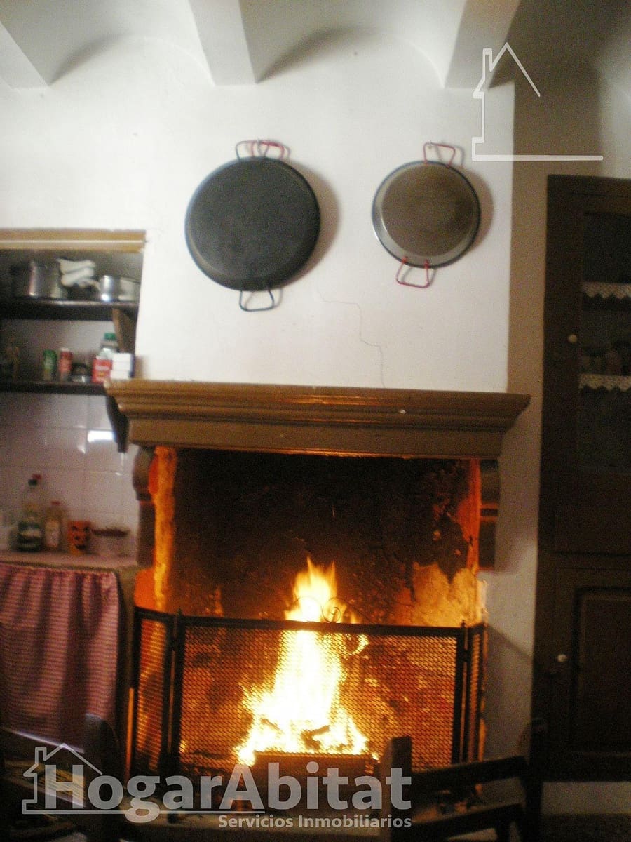 5 bedroom Townhouse for sale in Tuejar - € 84,000 (Ref: 9482083)