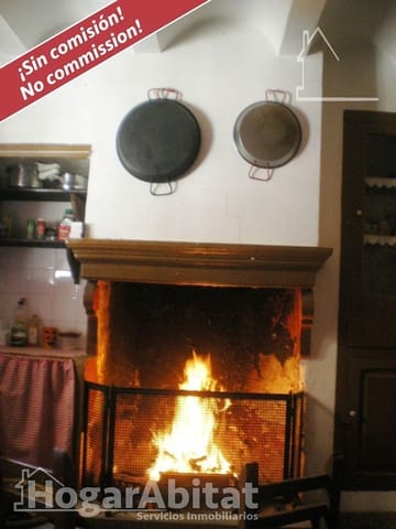 5 bedroom Townhouse for sale in Tuéjar - € 84,000 (Ref: 9482083)