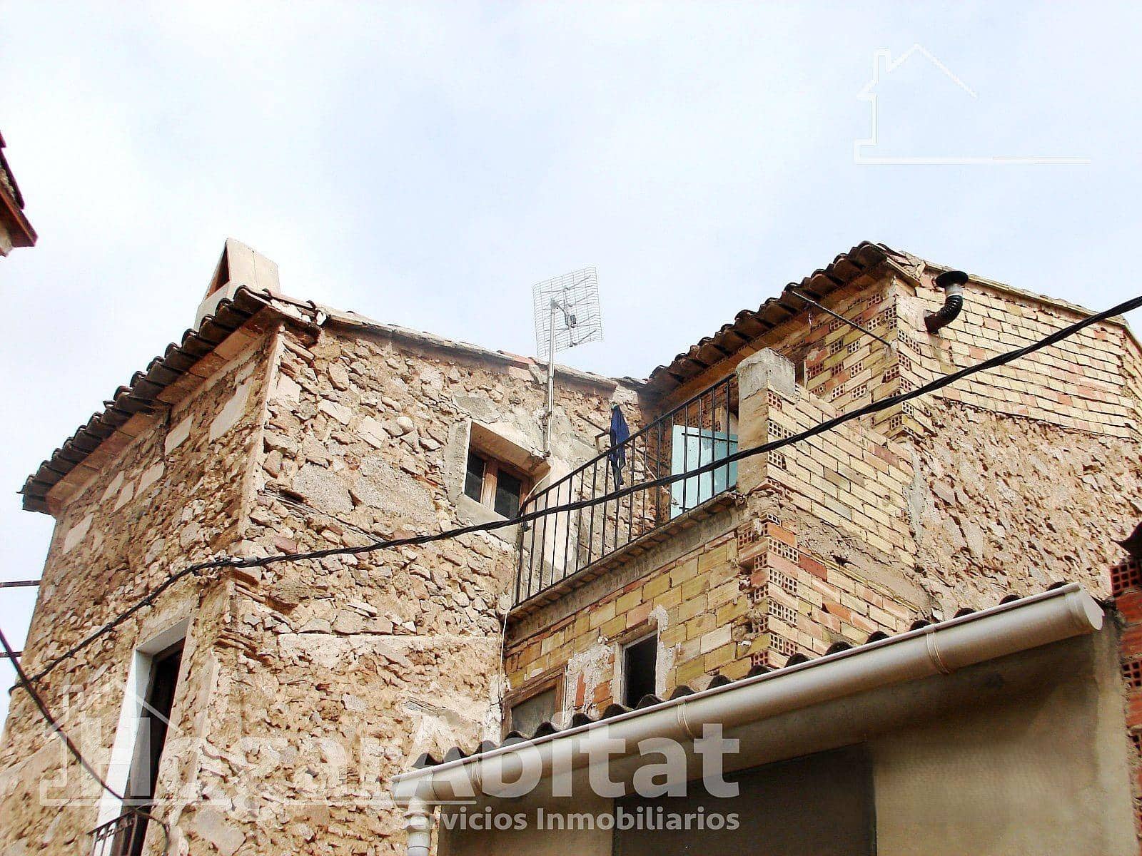 5 bedroom Townhouse for sale in Tuejar - € 84,000 (Ref: 9482083)