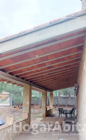 4 bedroom Villa for sale in Casinos with garage - € 250,000 (Ref: 9482084)