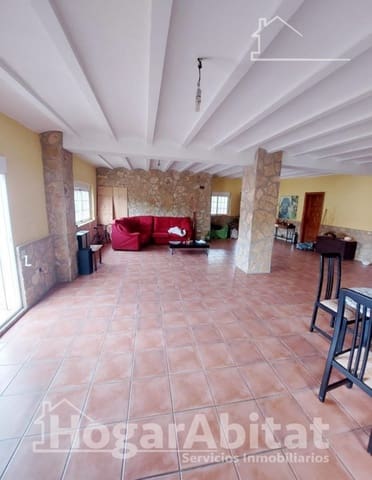 4 bedroom Villa for sale in Casinos with garage - € 250,000 (Ref: 9482084)