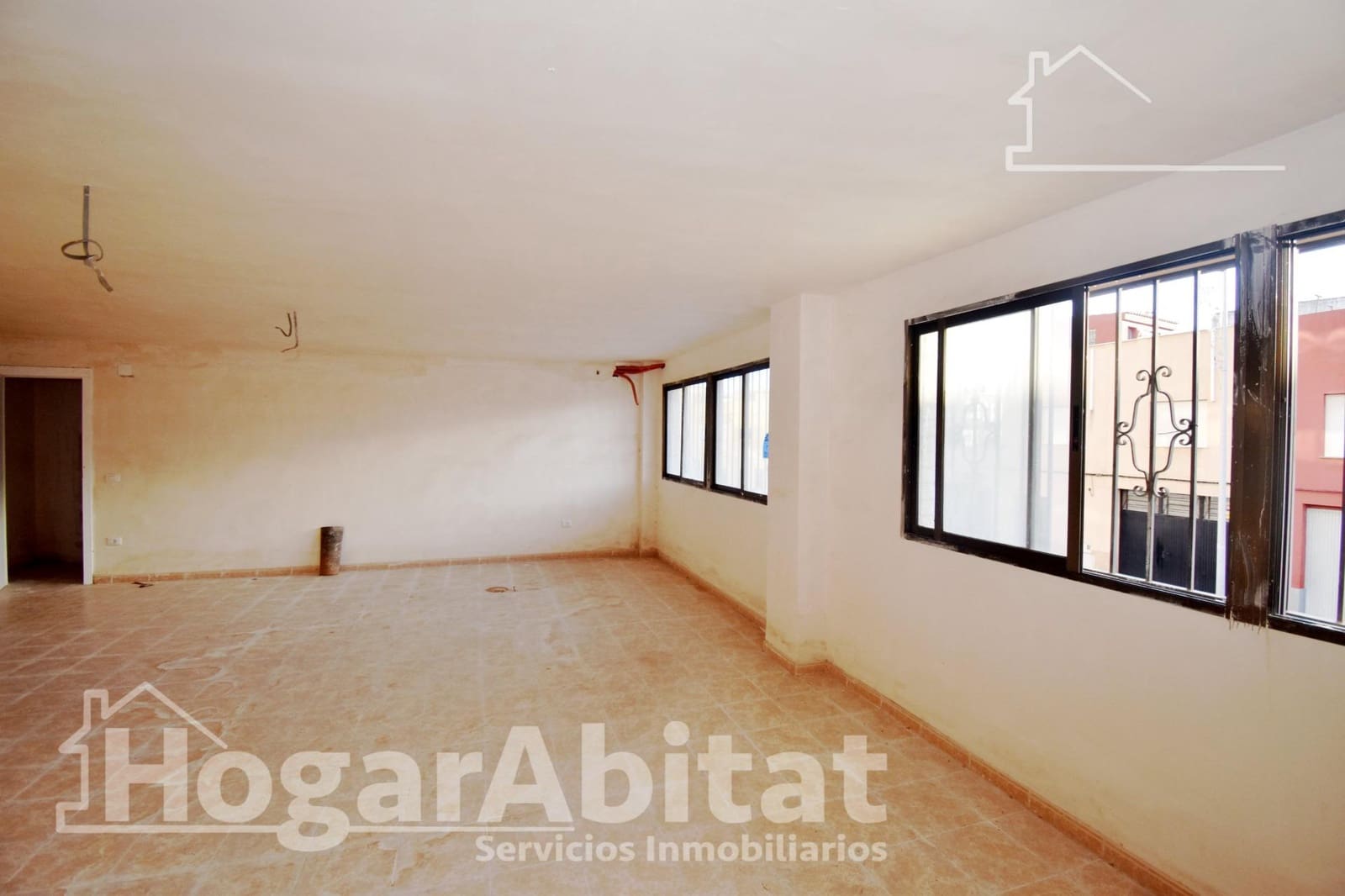Commercial for sale in Almassora / Almazora - € 125,000 (Ref: 9483539)