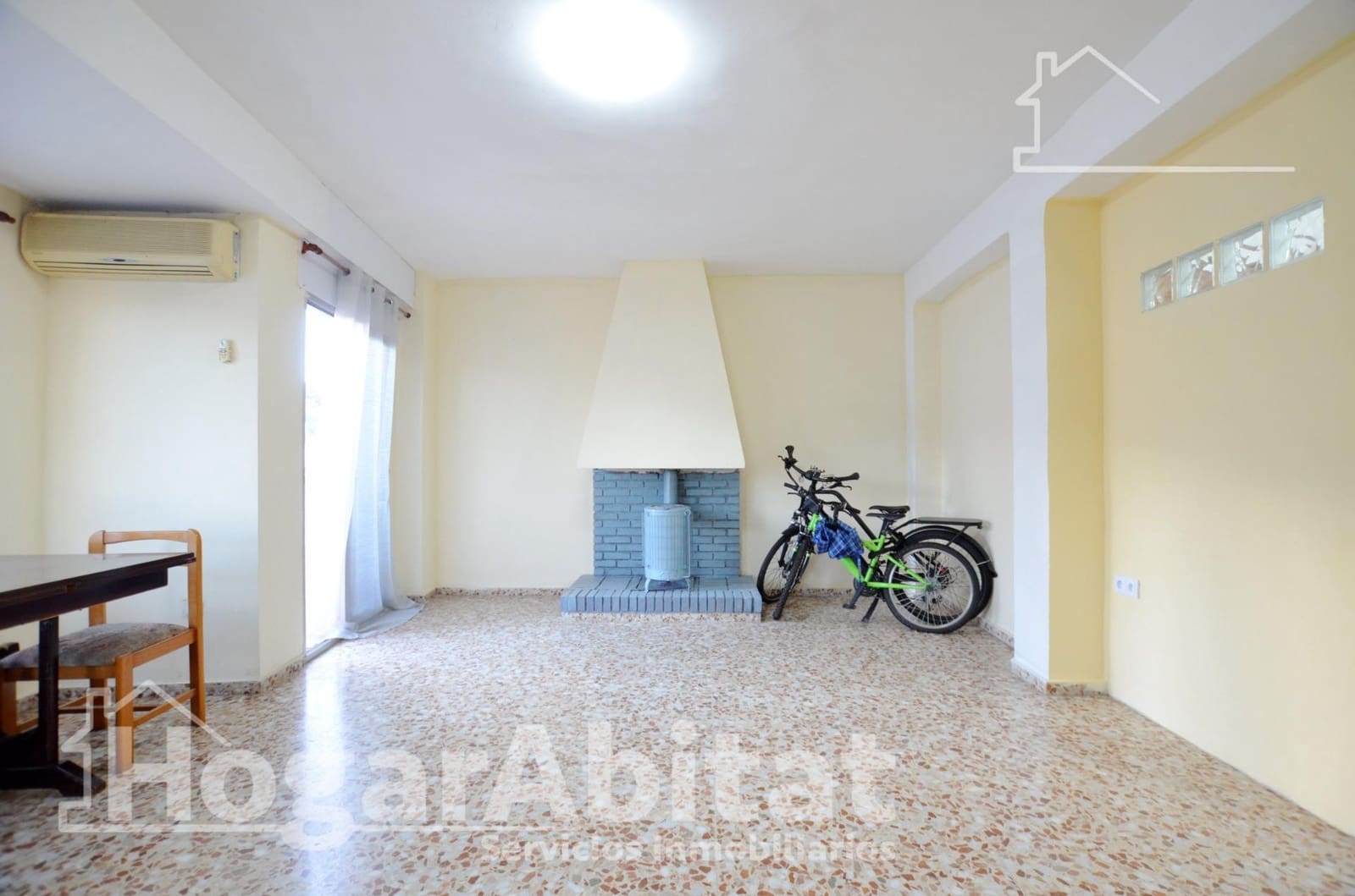 4 bedroom Flat for sale in Oliva - € 93,000 (Ref: 9483541)