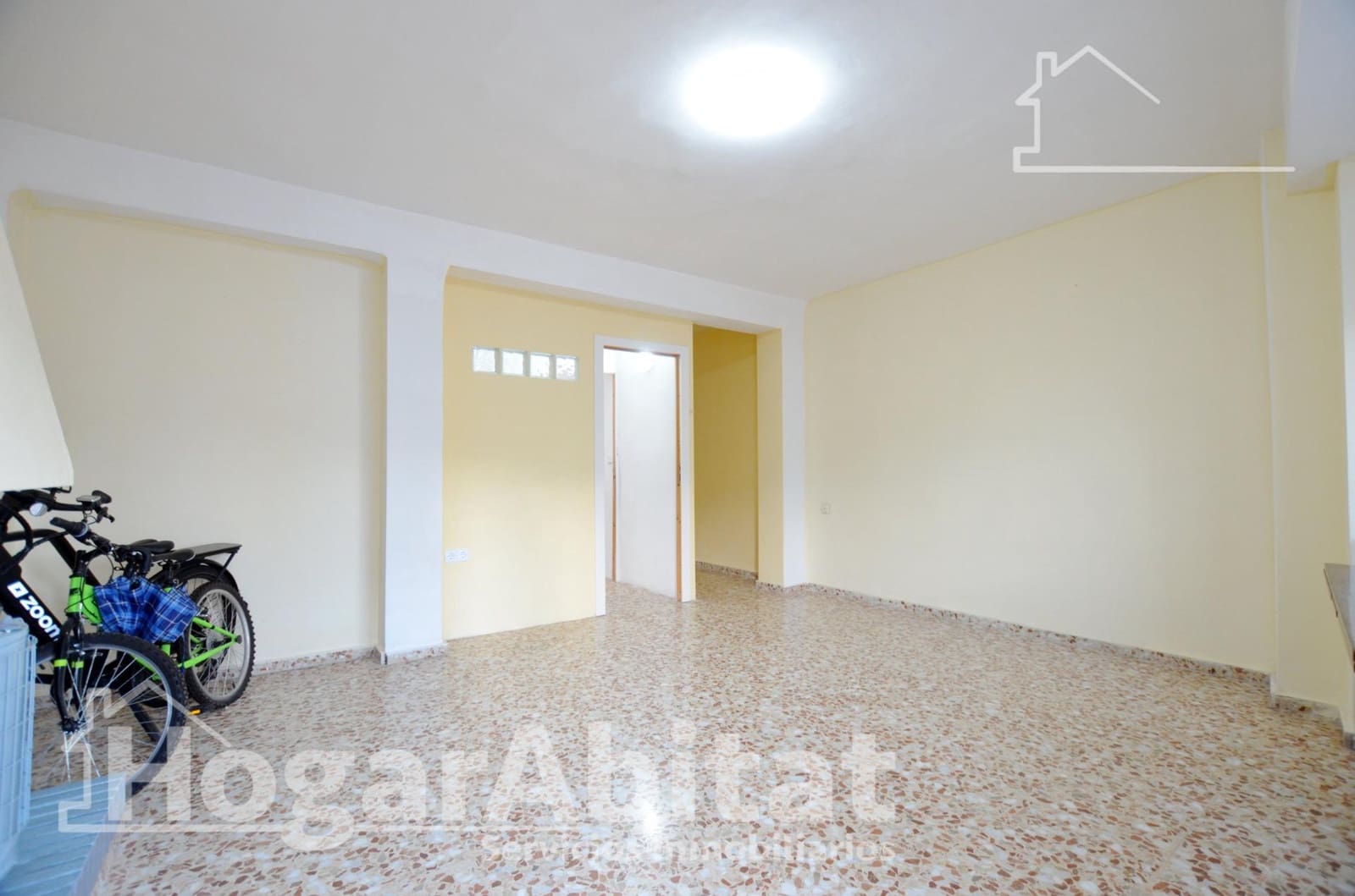 4 bedroom Flat for sale in Oliva - € 93,000 (Ref: 9483541)